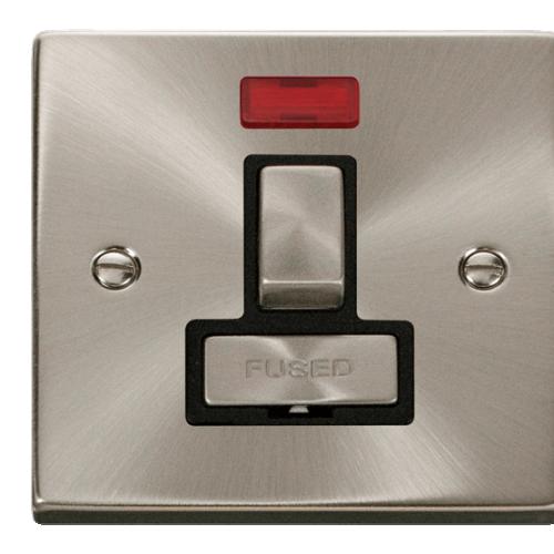 CLICK DECO VPSC752BK 13A DP SW SPUR+NEON SATIN CHROME