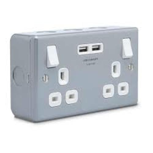 BG METALCLAD MC522U 2G SWITCH SOCKET + 2XUSB